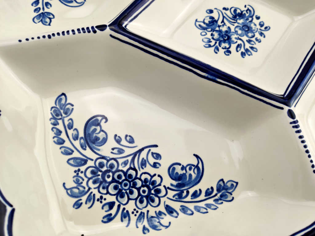Bandeja de aperitivos con tapadera "Flores Azules" (30 x 26 cm) - Imagen 3